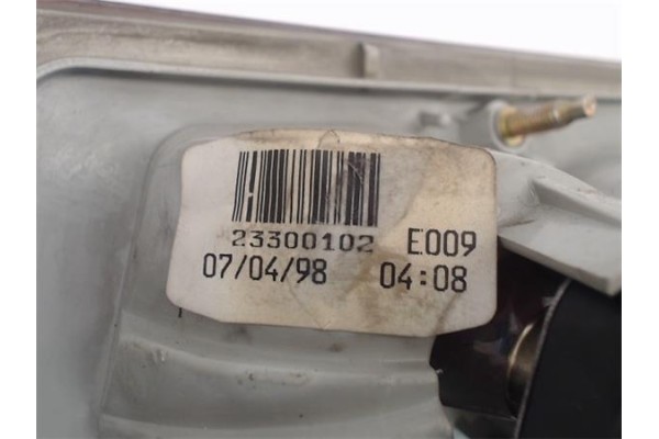 Recambio de piloto porton trasero izquierdo para toyota avensis berlina (t22) 2.0 td (ct220_) referencia OEM IAM 23300102  