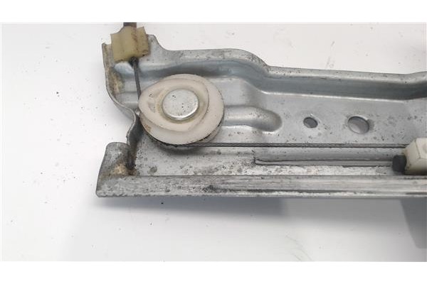 Recambio de mecanismo elevalunas delantero izquierdo para citroen c4 berlina referencia OEM IAM 9221V1  