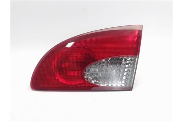 Recambio de piloto porton trasero derecho para toyota avensis berlina (t22) 2.0 td (ct220_) referencia OEM IAM 23301401  