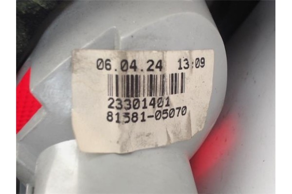 Recambio de piloto porton trasero derecho para toyota avensis berlina (t22) 2.0 td (ct220_) referencia OEM IAM 23301401  