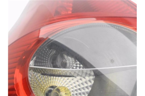Recambio de piloto trasero izquierdo para renault megane ii ranchera familiar (km0/1_) 1.5 dci referencia OEM IAM 8200142684  