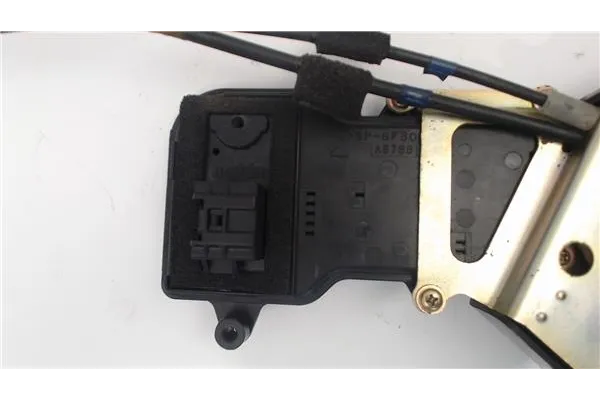 Recambio de cierre electromagnetico trasero derecho para mazda 2 (b2w) 1.6 referencia OEM IAM DD1072310E  