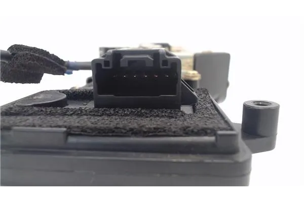 Recambio de cierre electromagnetico trasero derecho para mazda 2 (b2w) 1.6 referencia OEM IAM DD1072310E  