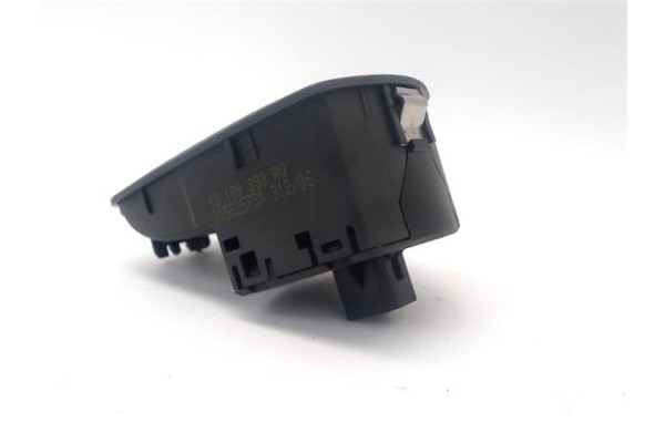 Recambio de botonera puerta delantero derecha para opel corsa d 1.3 cdti referencia OEM IAM 13189333  