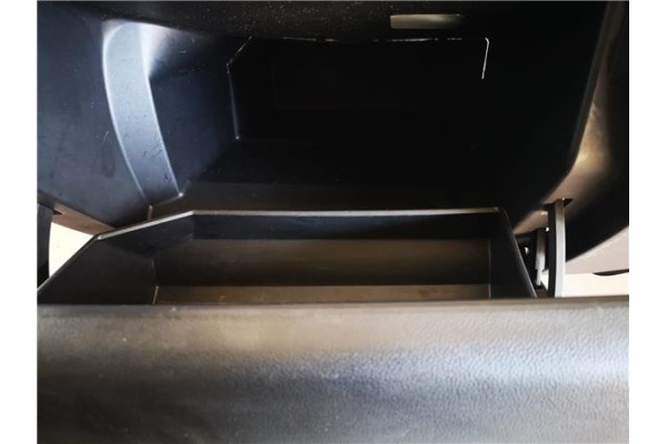 Recambio de guantera salpicadero para mazda 3 berlina (bk) 1.6 cd active+ xcite referencia OEM IAM BP4S64030G02  