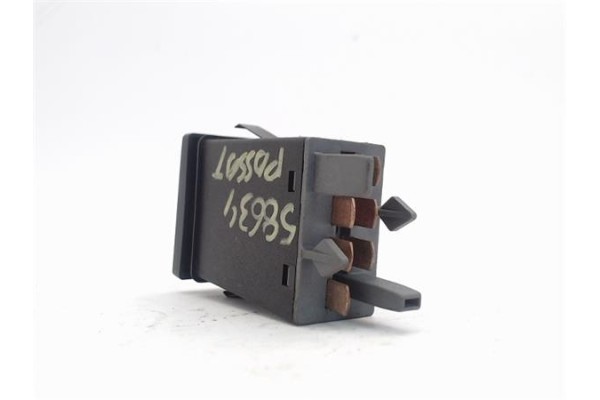 Recambio de interruptor luces emergencia para volkswagen passat berlina (3b3) 1.6 referencia OEM IAM 3B0953235B  3B0953235D , AU