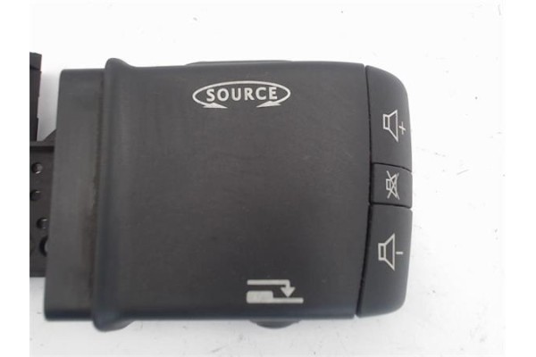 Recambio de mando multifuncion para renault megane ii berlina 5p referencia OEM IAM 8200103769  