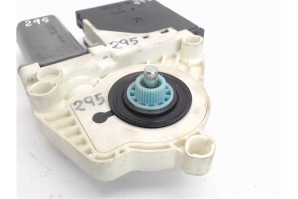 Recambio de motor elevalunas delantero izquierdo para seat leon (1p1) referencia OEM IAM 1T0959701G 1P0837401E 
