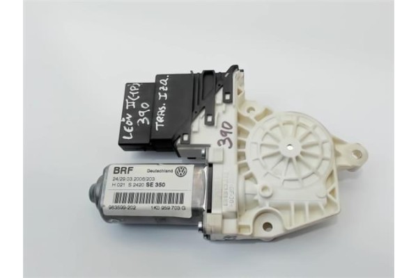 Recambio de motor elevalunas trasero izquierdo para seat leon (1p1) referencia OEM IAM   