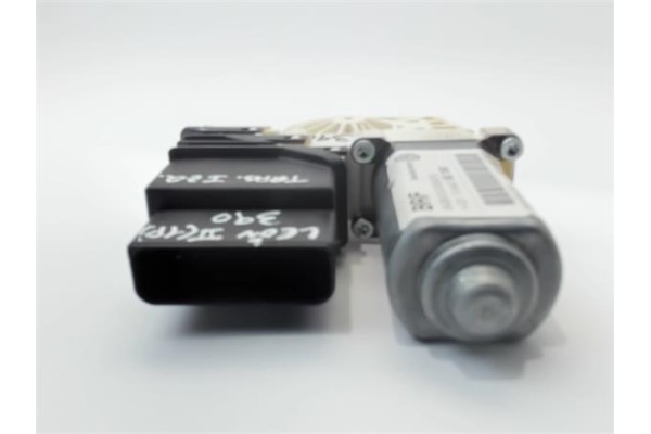 Recambio de motor elevalunas trasero izquierdo para seat leon (1p1) referencia OEM IAM   