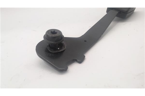 Recambio de anclaje cinturon delantero derecho para mazda 2 (b2w) 1.6 referencia OEM IAM BAA140057  