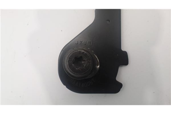 Recambio de anclaje cinturon delantero derecho para mazda 2 (b2w) 1.6 referencia OEM IAM BAA140057  