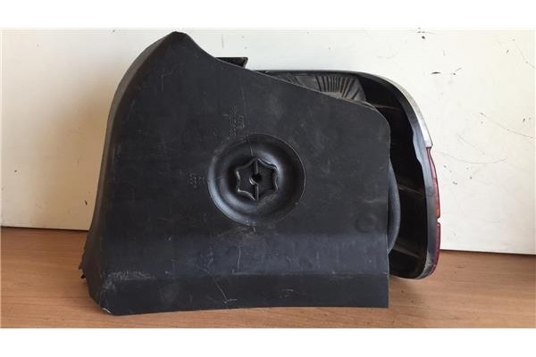 Recambio de piloto trasero izquierdo para bmw serie 3 compacto (e36) 1.6 316g referencia OEM IAM 8353805  