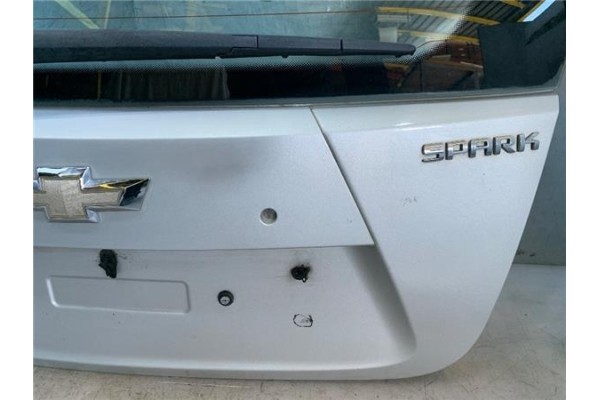 Recambio de porton trasero para chevrolet spark 1.0 basis referencia OEM IAM 95387501  