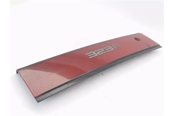 Recambio de piloto trasero central para mazda 323 berlina (bg) 1.4 classic referencia OEM IAM 0674434  