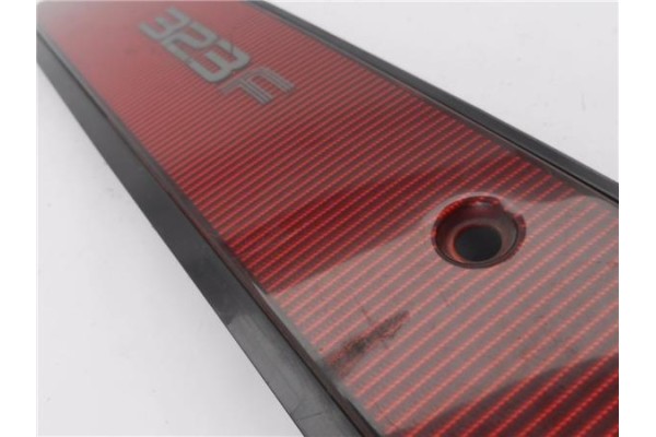 Recambio de piloto trasero central para mazda 323 berlina (bg) 1.4 classic referencia OEM IAM 0674434  