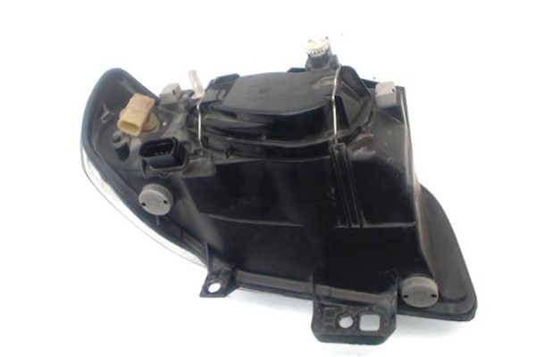 Recambio de faro delantero izquierdo para peugeot 407 2.0 hdi 135 referencia OEM IAM 620890  