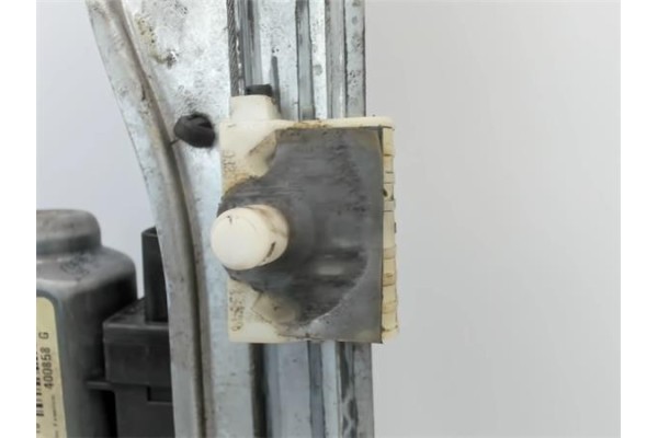 Recambio de mecanismo elevalunas delantero izquierdo para renault clio iii referencia OEM IAM 8200291148 LTRN709L 8200843592 , R