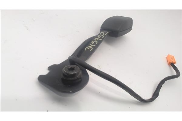 Recambio de anclaje cinturon delantero izquierdo para mazda 2 (b2w) 1.6 referencia OEM IAM BAA140057  