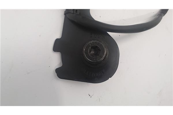 Recambio de anclaje cinturon delantero izquierdo para mazda 2 (b2w) 1.6 referencia OEM IAM BAA140057  