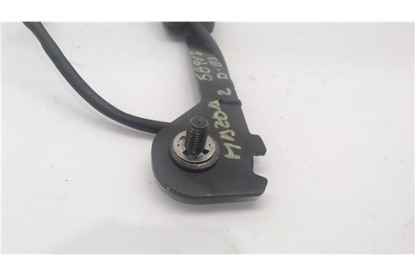 Recambio de anclaje cinturon delantero izquierdo para mazda 2 (b2w) 1.6 referencia OEM IAM BAA140057  