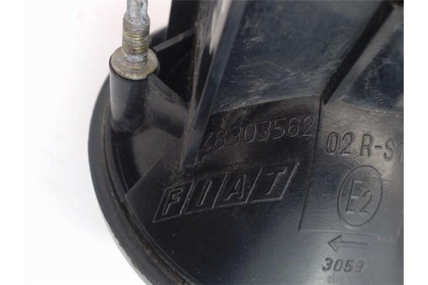 Recambio de piloto trasero derecho para fiat coupe (175) 1.8 16v referencia OEM IAM 26303562  