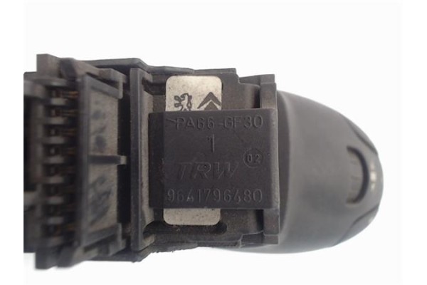 Recambio de mando multifuncion para citroen c4 berlina referencia OEM IAM 9641796480  