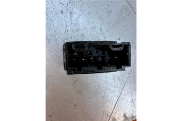 Recambio de mando elevalunas para land rover freelander (ln) 2.0 di referencia OEM IAM 3035125  