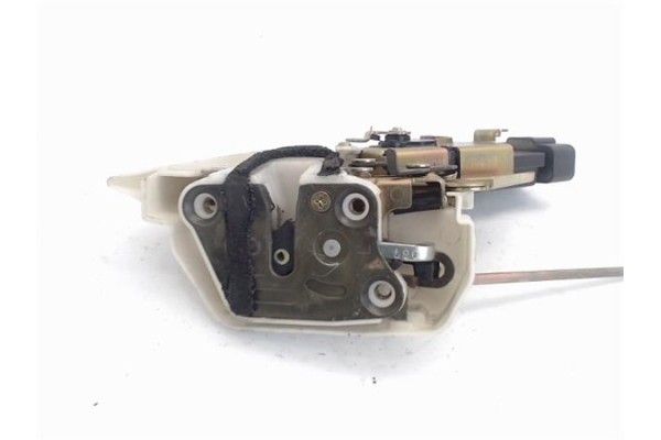 Recambio de cierre electromagnetico trasero izquierdo para opel agila 1.2 básico referencia OEM IAM 4706489  