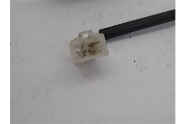Recambio de cierre electromagnetico trasero derecho para mazda 626 berlina (gf) 2.0 referencia OEM IAM GE6V72310B  