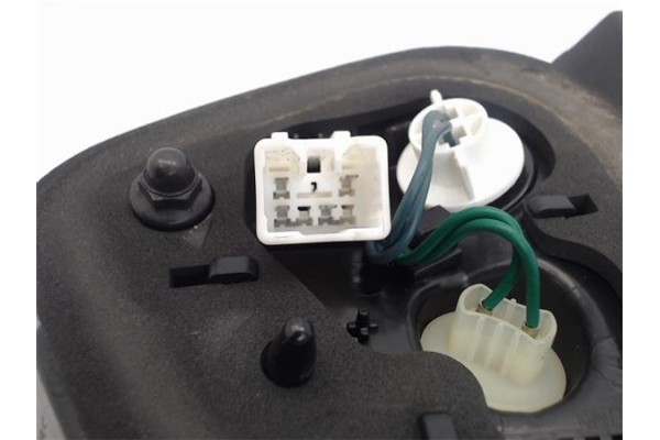 Recambio de piloto porton trasero izquierdo para kia rio (ub) 1.2 basic referencia OEM IAM 924031W2  