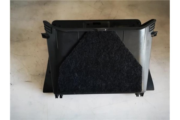 Recambio de guantera salpicadero para toyota corolla verso (e12) 2.0 d4d referencia OEM IAM 555500F010B0  