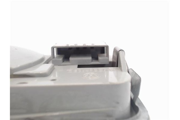 Recambio de luz delantero central techo para volkswagen polo iii berlina (6n2) referencia OEM IAM 6N0947105B  