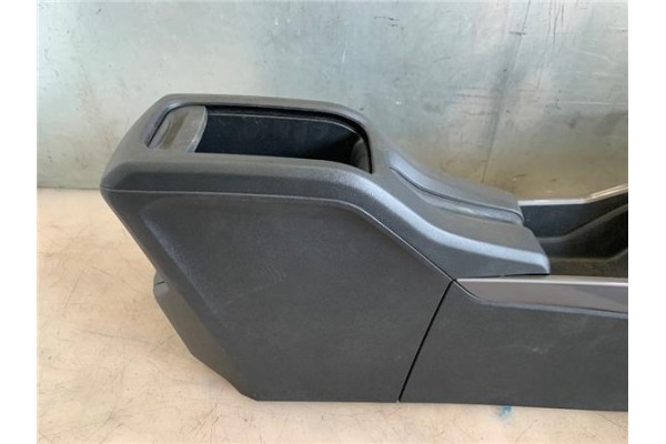 Recambio de embellecedor consola central para peugeot 2008 1.2 access referencia OEM IAM 9677863780  