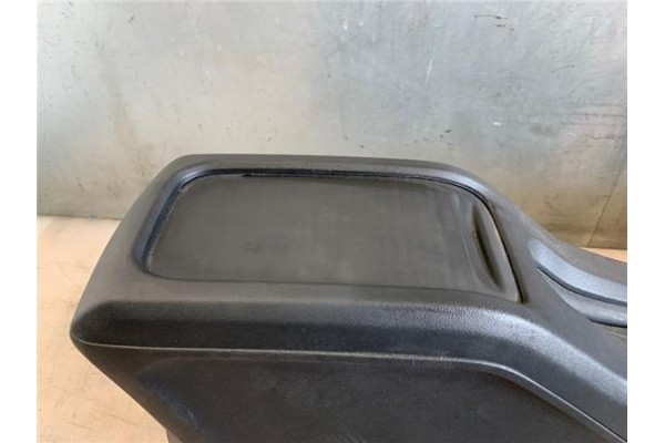 Recambio de embellecedor consola central para peugeot 2008 1.2 access referencia OEM IAM 9677863780  