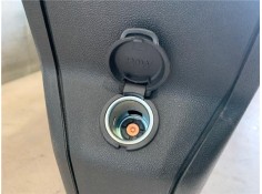 Recambio de embellecedor consola central para peugeot 2008 1.2 access referencia OEM IAM 9677863780  