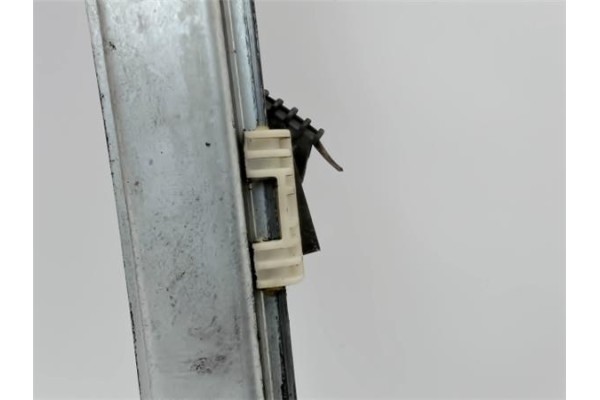 Recambio de mecanismo elevalunas delantero izquierdo para renault clio iii referencia OEM IAM   