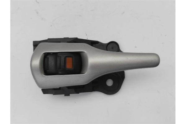 Recambio de manilla int. puerta trasero izquierda para toyota auris (e15) 2.0 d-4d referencia OEM IAM 6920602120B1  