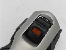 Recambio de manilla int. puerta trasero izquierda para toyota auris (e15) 2.0 d-4d referencia OEM IAM 6920602120B1  