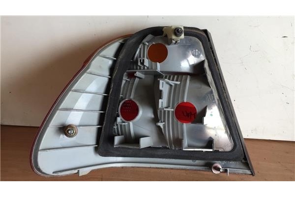 Recambio de piloto trasero derecho para bmw serie 3 berlina (e46) 1.8 316i referencia OEM IAM 8364922   Recambio de piloto trasero derecho para bmw serie 3 berlina (e46) 1.8 316i referencia OEM IAM 8364922