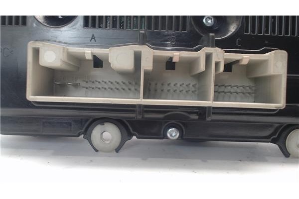 Recambio de mandos calefaccion / a.a. para volkswagen passat berlina (3c2) 2.0 tdi 16v referencia OEM IAM 3C0907044ATWZU  