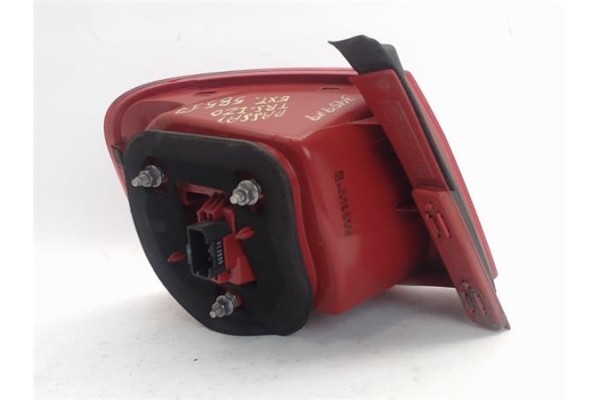 Recambio de piloto trasero derecho para volkswagen passat berlina (3c2) 2.0 tdi 16v referencia OEM IAM 3C5945096H 2032118 3C5945