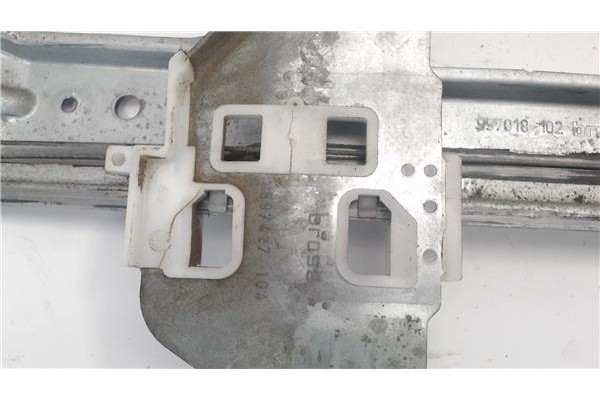 Recambio de mecanismo elevalunas delantero izquierdo para citroen c4 berlina referencia OEM IAM 9647441480 996385101 