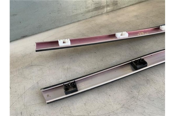 Recambio de barras de techo para peugeot 2008 1.2 access referencia OEM IAM 98237373XT 98237375XT 