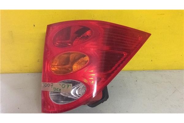 Recambio de piloto trasero derecho para peugeot 1007 1.4 dolce referencia OEM IAM 9646116880   Recambio de piloto trasero derecho para peugeot 1007 1.4 dolce referencia OEM IAM 9646116880