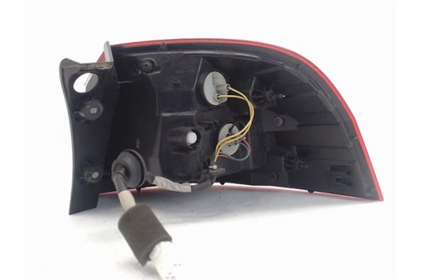Recambio de piloto trasero izquierdo para kia rio (ub) 1.2 basic referencia OEM IAM 924011W2  