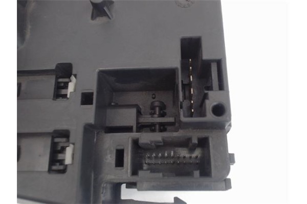 Recambio de mando limpiaparabrisas para renault clio iii referencia OEM IAM 881030003067  