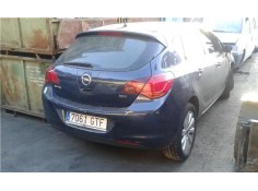 opel astra j berlina 5p del año 2010