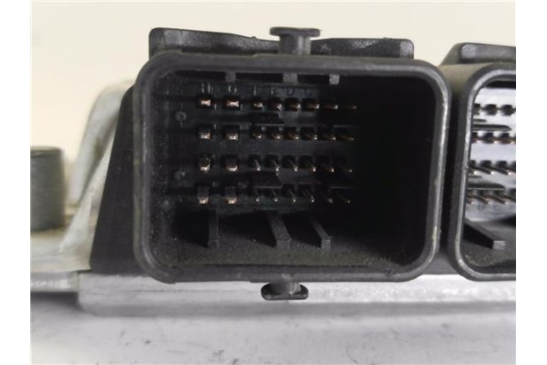 Recambio de centralita para renault trafic ii furgón 1.9 27 cn referencia OEM IAM 8200051609 0281010633 