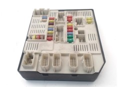 Recambio de caja fusibles/rele para renault megane iii berlina 5p 1.5 expression referencia OEM IAM 284B60009R  